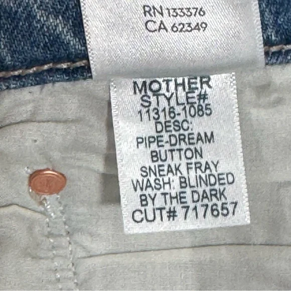 MOTHER PIPE-DREAM BUTTON SNEAK FRAY JEANS IN BLINDED BY THE DARK - SZ - 29